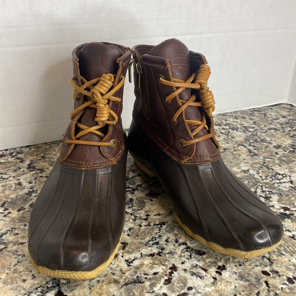 Pristine SPERRY Women's Saltwater Duck Boot Brown 9 Tan / Dark Brown - Picture 3 of 9